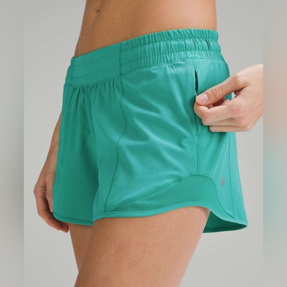 A Lululemon Hotty Hot Low-Rise Lined Short 4" - Picture 3 of 5